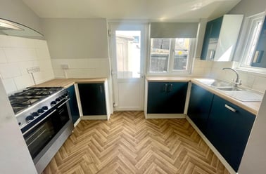 Chaddlewood Avenue, Lipson, Plymouth - Image 3